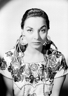 María Monay, vedette, retrato