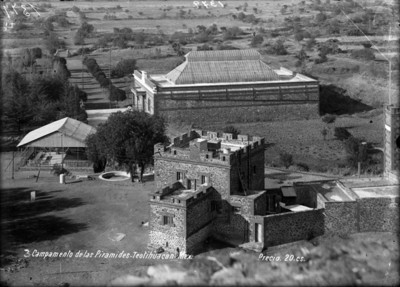 Campamento de las pirámides-Teotihuacán