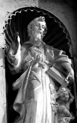 Escultura de un santo en la Catedral