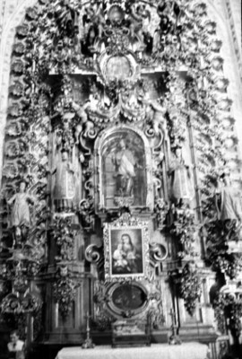 Altar de una iglesia en Taxco