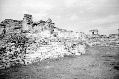 Restos del edificio de Aké en Quintana Roo