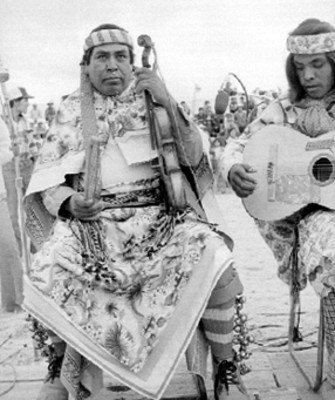 Músicos tarahumaras