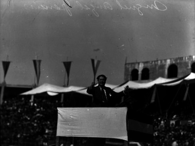 Miguel Ángel Ferreiro en concierto durante un evento en el Estadio Nacional