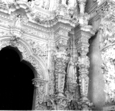 Pilastras de la iglesia de San Nicolás de Bari, detalle arquitectónico