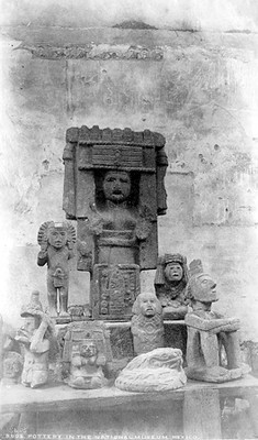 Lote de escultura de deidades mexicas, 