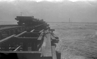 Malecón y plataformas de ferrocarril, 