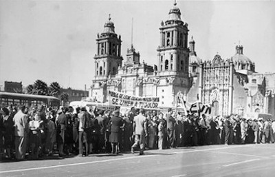 Manifestantes de León en el zócalo