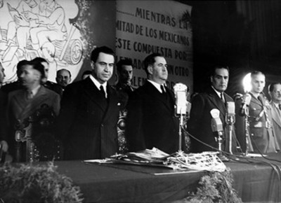 Manuel Ávila Camacho, Torres Bodet y otros funcionarios presidentes ceremonia