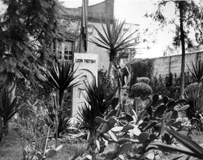 Monumento a Trotsky en su residencia de Coyoacán