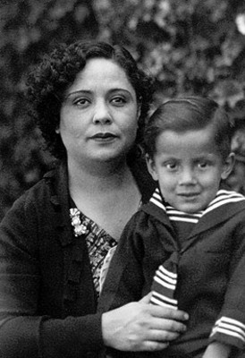 Esposa e hijo de Genaro Vázquez, retrato