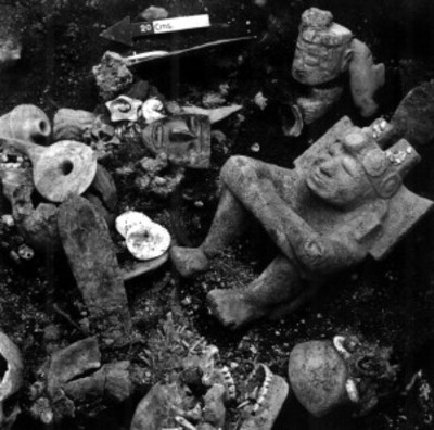 Ofrenda de Tenochtitlán descubierta durante los trabajos de reforma de la Plaza Constitución