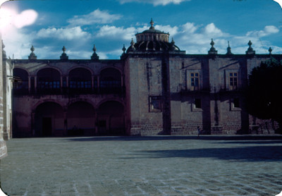 Arquitectura religiosa de catedral, vista parcial