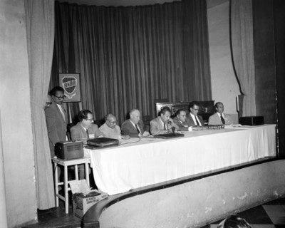 Hombres durante IX Convenciçon de la A.N.D.A.