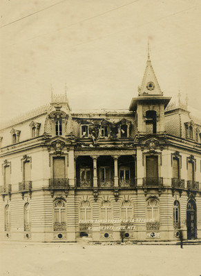 Edificio bombardeado en la Reforma