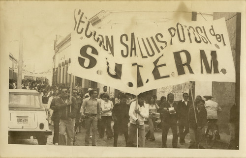 Manifestación del Sindicato Único de Trabajadores Electricistas de la República Mexicana, sección San Luis Potosí