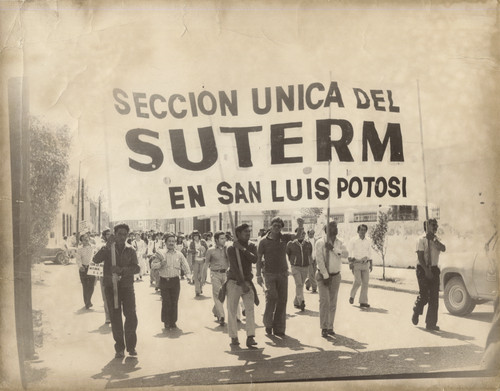 Marcha de trabajadores sindicalizados de la tendencia democrática en San Luis Potosí, Sindicato Único de Trabajadores Electricistas de la República Mexicana