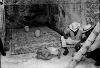 Restauración de las grecas de la zona arqueológica de Mitla