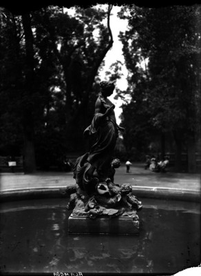 Fuente con escultura en la Alameda Central