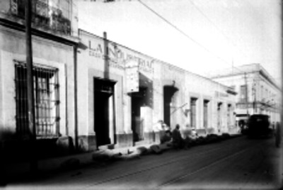 Taller de reparación de calzado, ubicado en la calle de Colombia No. 78