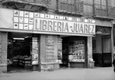 Librería Juárez, exterior