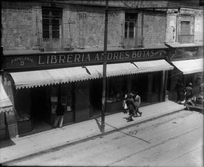 Librería Andrés Botas, exterior