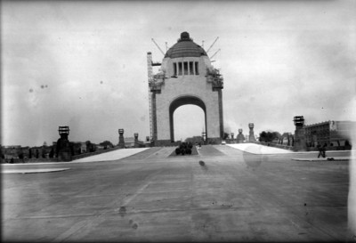 Construcción del monumento a la Revolución