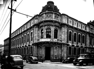 Escuela de Odontología, fachada