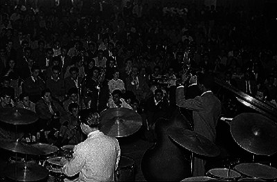 Músicos durante un concierto