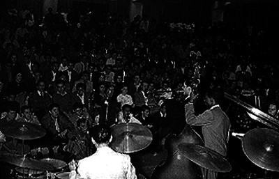 Músicos durante un concierto