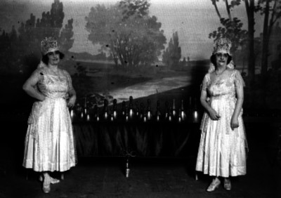 Actrices durante una representación teatral