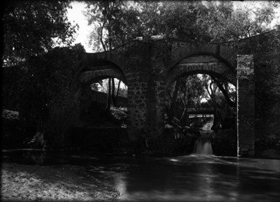 Arcos y acueducto de Chimalistac