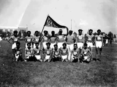 Equipo de atletas del club Campesinos Tepetlapa, retrato de grupo