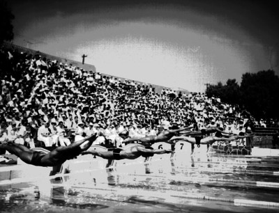 Nadadores en el momento de entrar a la alberca de CU