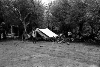 Excursionistas acampando en Amatlán