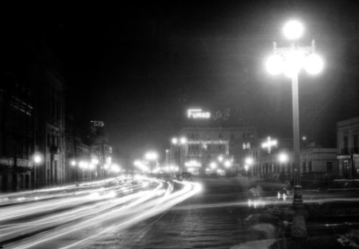 Avenida Juárez a la altura del hotel Regis
