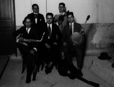 Miembros de un conjunto musical, retrato de grupo