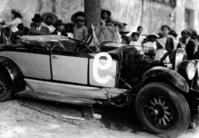 Automóvil de carreras averiado