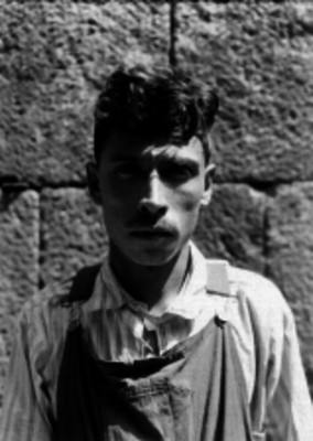 Hombre detenido, retrato