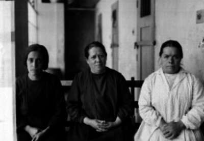 Mujeres detenidas, retrato
