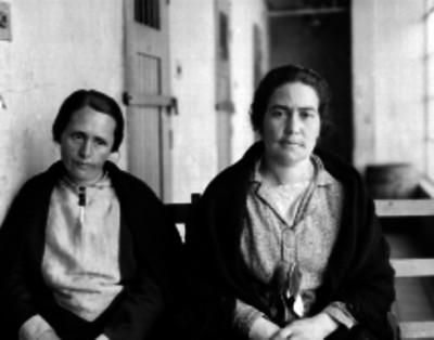 Mujeres detenidas, retrato