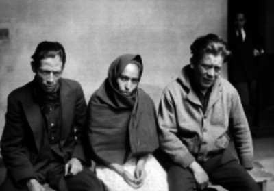 Mujer y hombres detenidos en el Ministerio Público