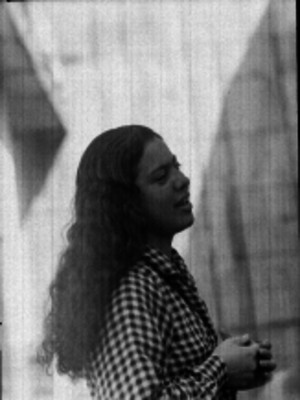 Mujer adolescente detenida, retrato