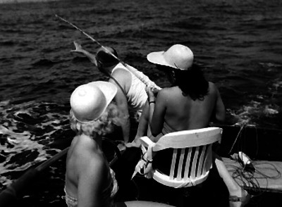 Turistas pescando en el Puerto de Veracruz