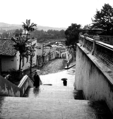 Calle empedrada en Jalapa, vista picada