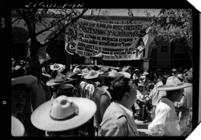 Campesinos manifiestan a Adolfo Ruiz Cortines su labor en la campaña de empadronamiento