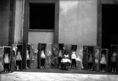 Escolares durante un festival