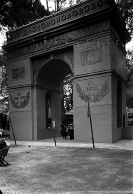 Entrada a una kermes realizada por el buen tono