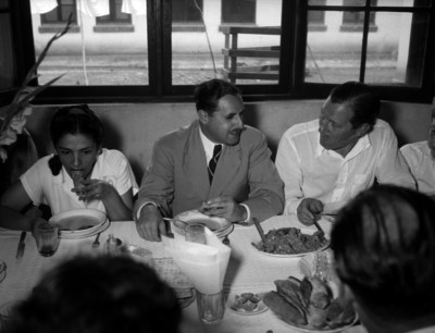 Antonio Muñoz durante un banquete en honor a su visita a Zacatepec