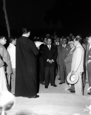 Carlos Lazo y otros funcionarios en la ceremonia religiosa en honor a Miguel Hidalgo