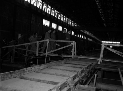 Miguel Alemán Valdés con funcionarios y empresarios visitando la Zona Industrial de Tlalnapantla